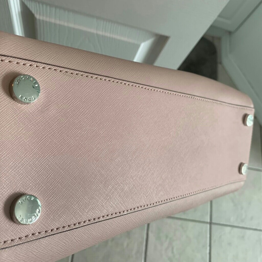MK Bag & Wallet - Picture 2 of 5